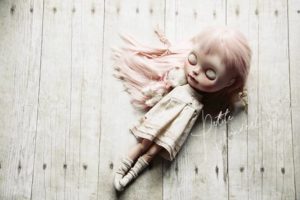 One of a Kind Pink Haired Custom Blythe Art Doll, Piper Lou with Little Lost Thing Agnes Marmalade von Pinkea by Petite Wanderlings