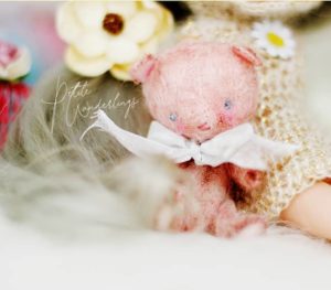 Handmade Plush Mohair Artist von Pinktea Bear for Blythe and 1/6 size Dolls by Petite Wanderlings