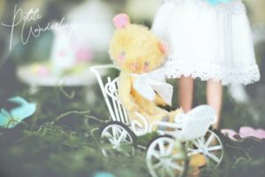 Handmade Mini Yellow Plush Mohair Artist von Pinktea Bear for Blythe and 1:6 size Dolls by Petite Wanderlings
